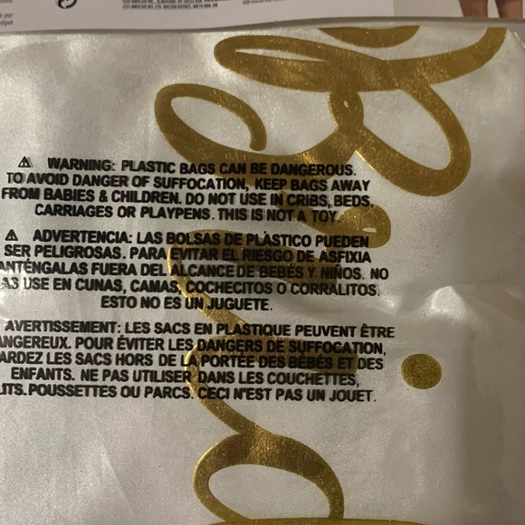 Robe - Picture 2 of 2